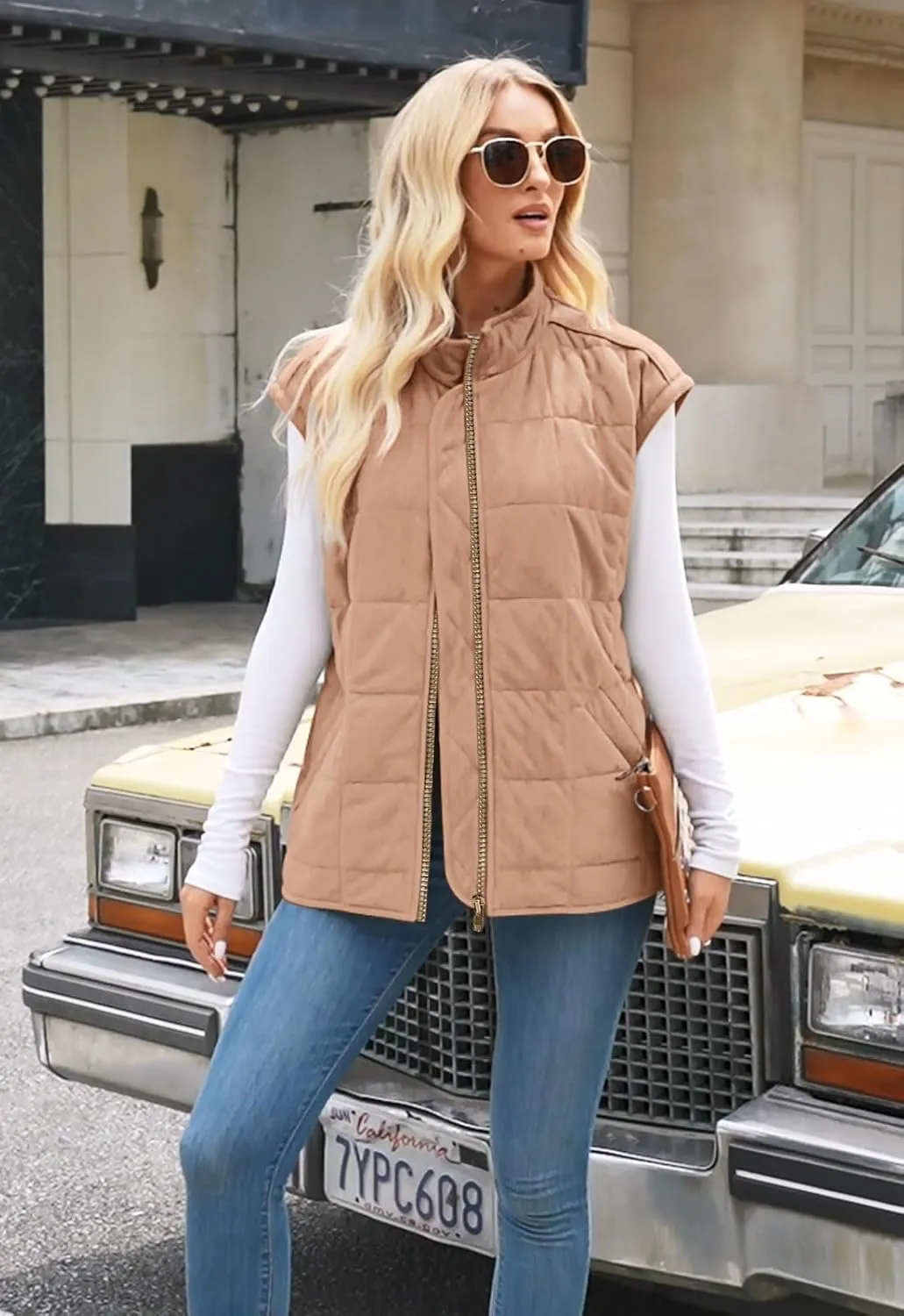 ETCYY Womens Oversized Vest Trendy Fall 2025 Sleeveless Lightweight Quilted Jacket Casual Winter Zip Up Coat Outwear