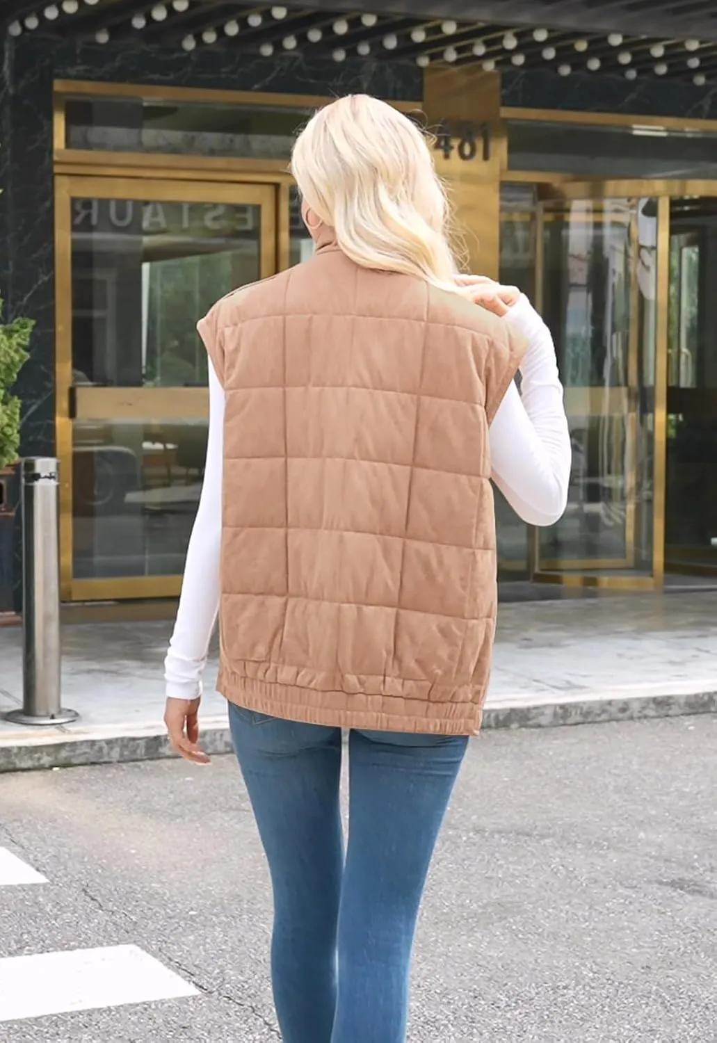 ETCYY Womens Oversized Vest Trendy Fall 2025 Sleeveless Lightweight Quilted Jacket Casual Winter Zip Up Coat Outwear