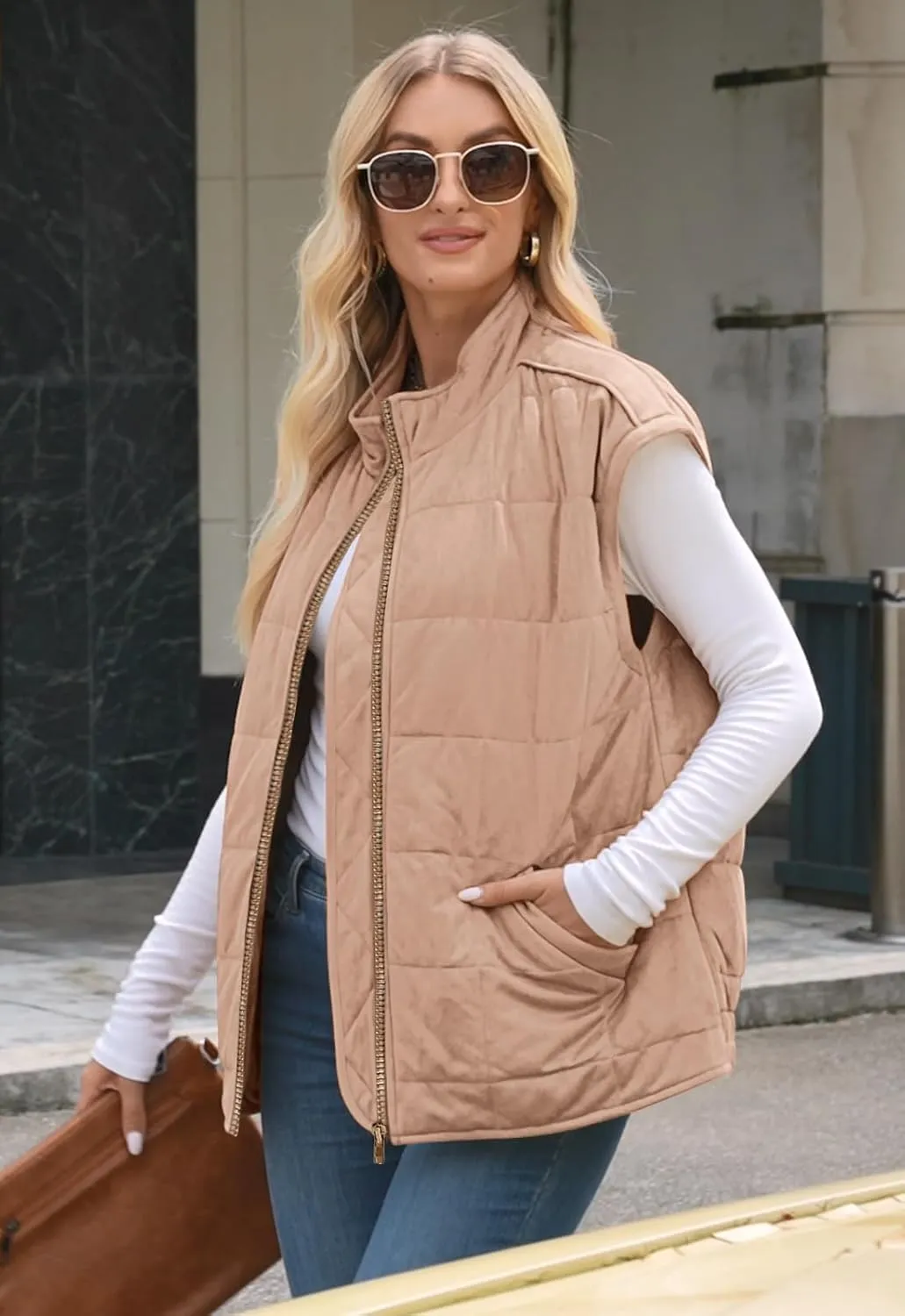 ETCYY Womens Oversized Vest Trendy Fall 2025 Sleeveless Lightweight Quilted Jacket Casual Winter Zip Up Coat Outwear