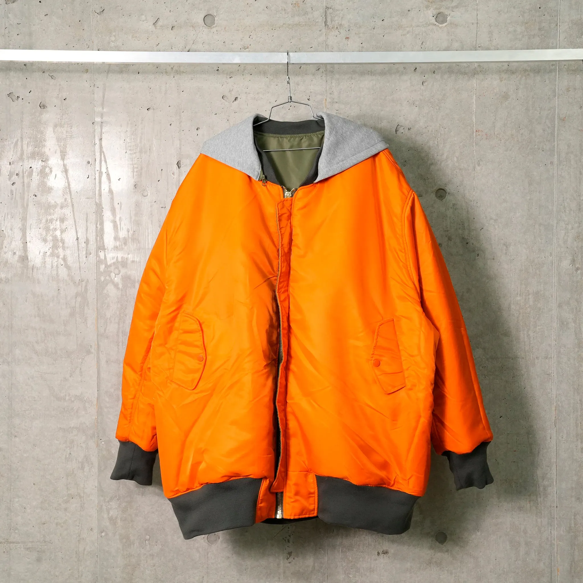 GIANT DETACHABLE HOODED NYLON PADDE BOMBER JACKET / OLIVE DRAD