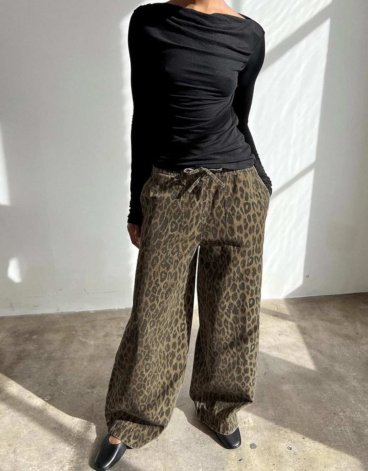 Kedera Women's Leopard Print Jeans Baggy Wide Leg Trousers Mid Rise Y2K Jeans Loose Elastic Waist Drawstring Pants