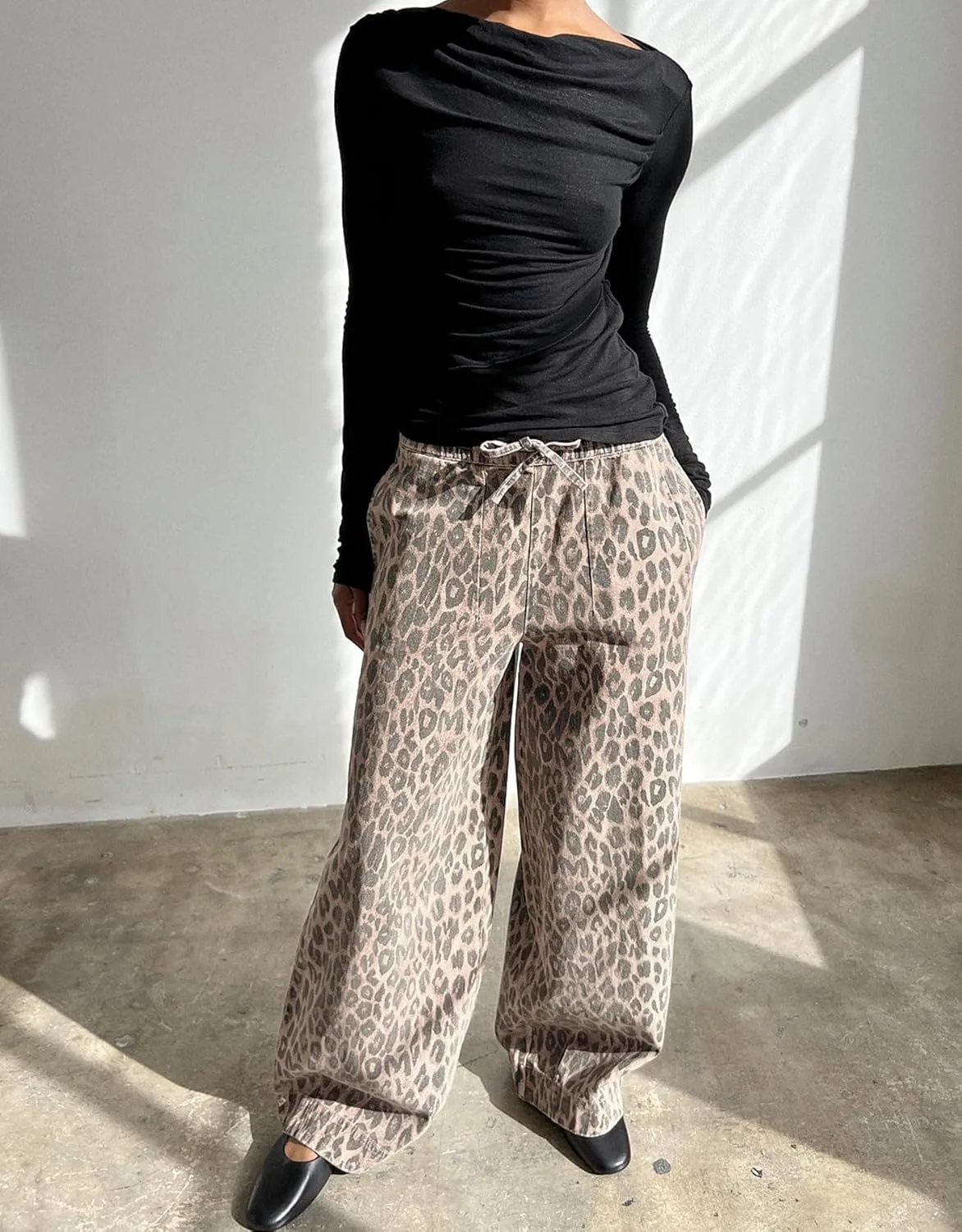 Kedera Women's Leopard Print Jeans Baggy Wide Leg Trousers Mid Rise Y2K Jeans Loose Elastic Waist Drawstring Pants