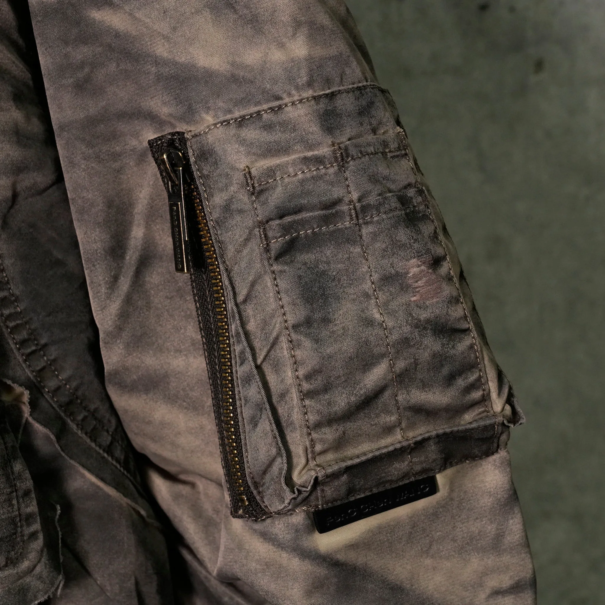 SANDWASHED NYLON BOMBER / BROWN