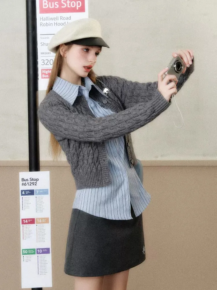 Slim-fitting and versatile knitted cardigan