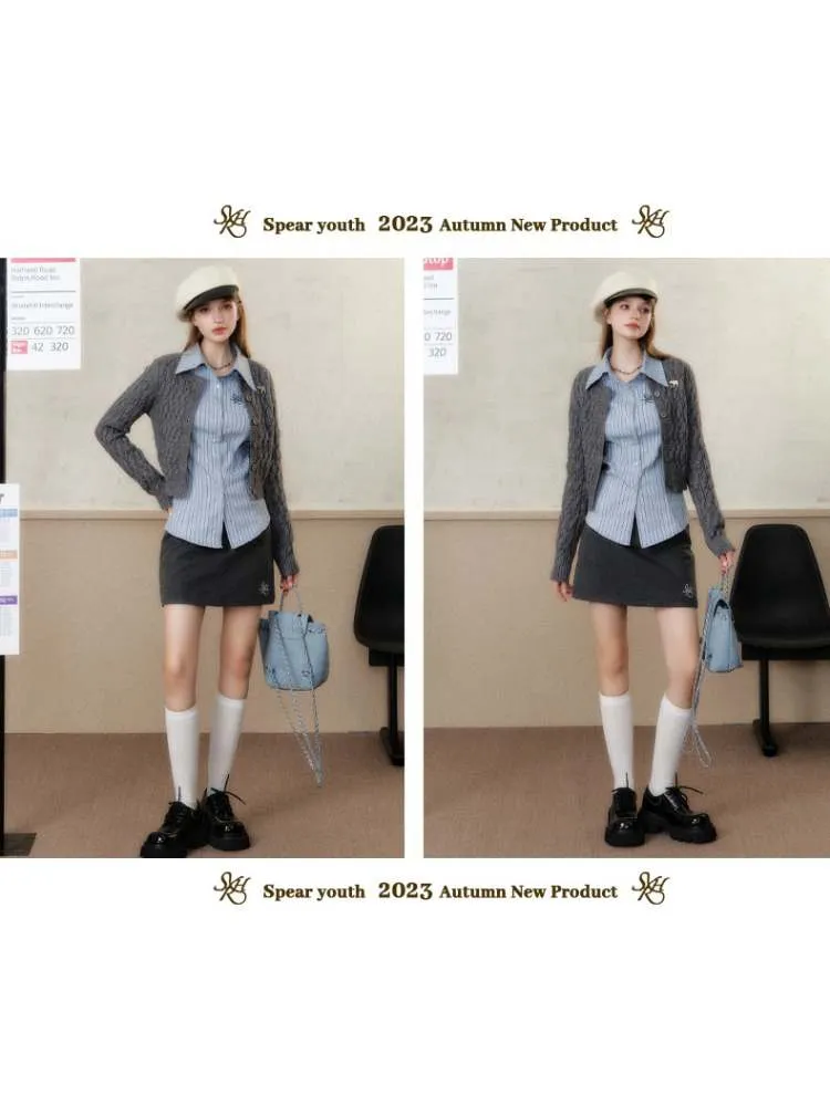 Slim-fitting and versatile knitted cardigan