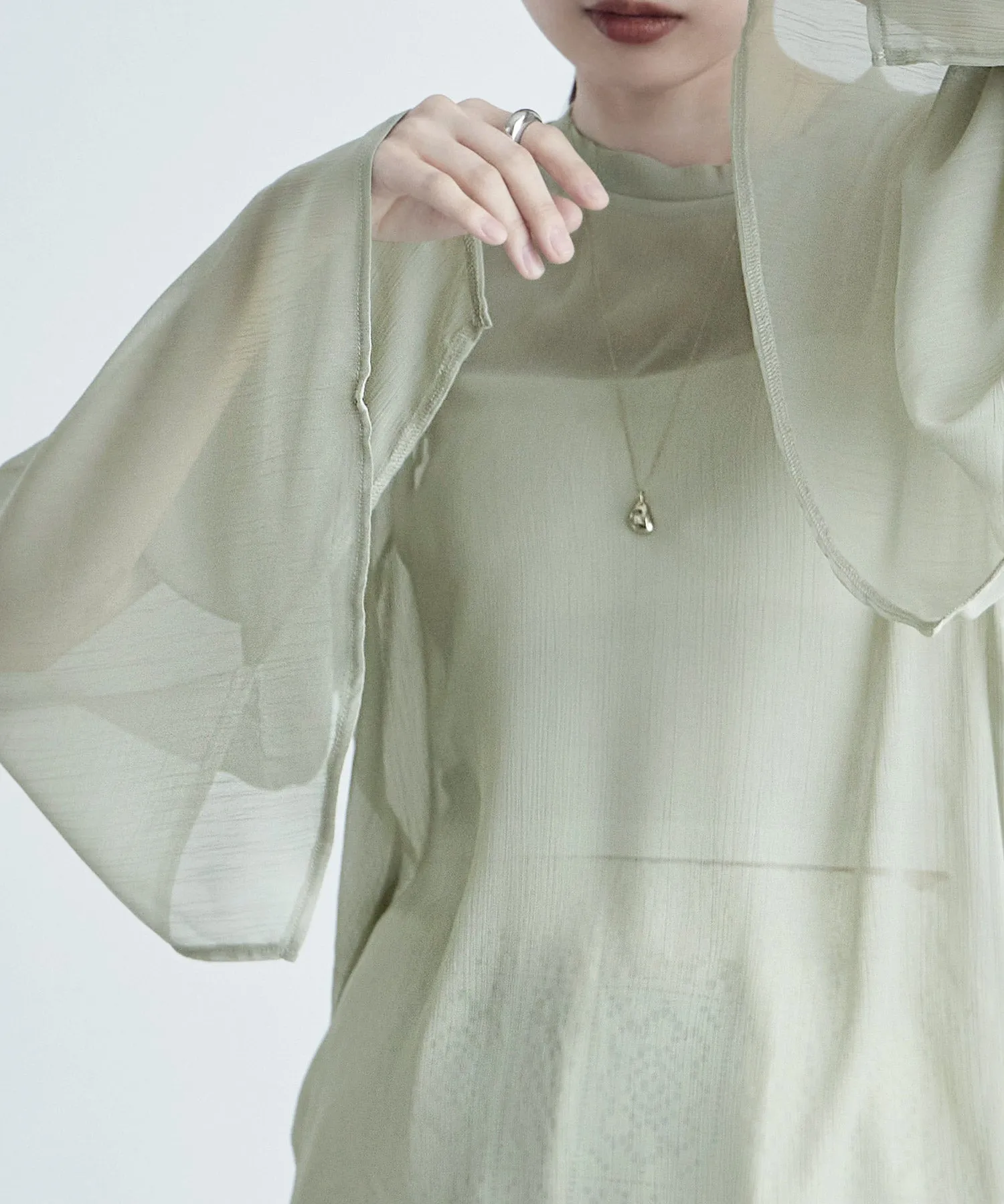 Slit sleeve pleats sheer tops
