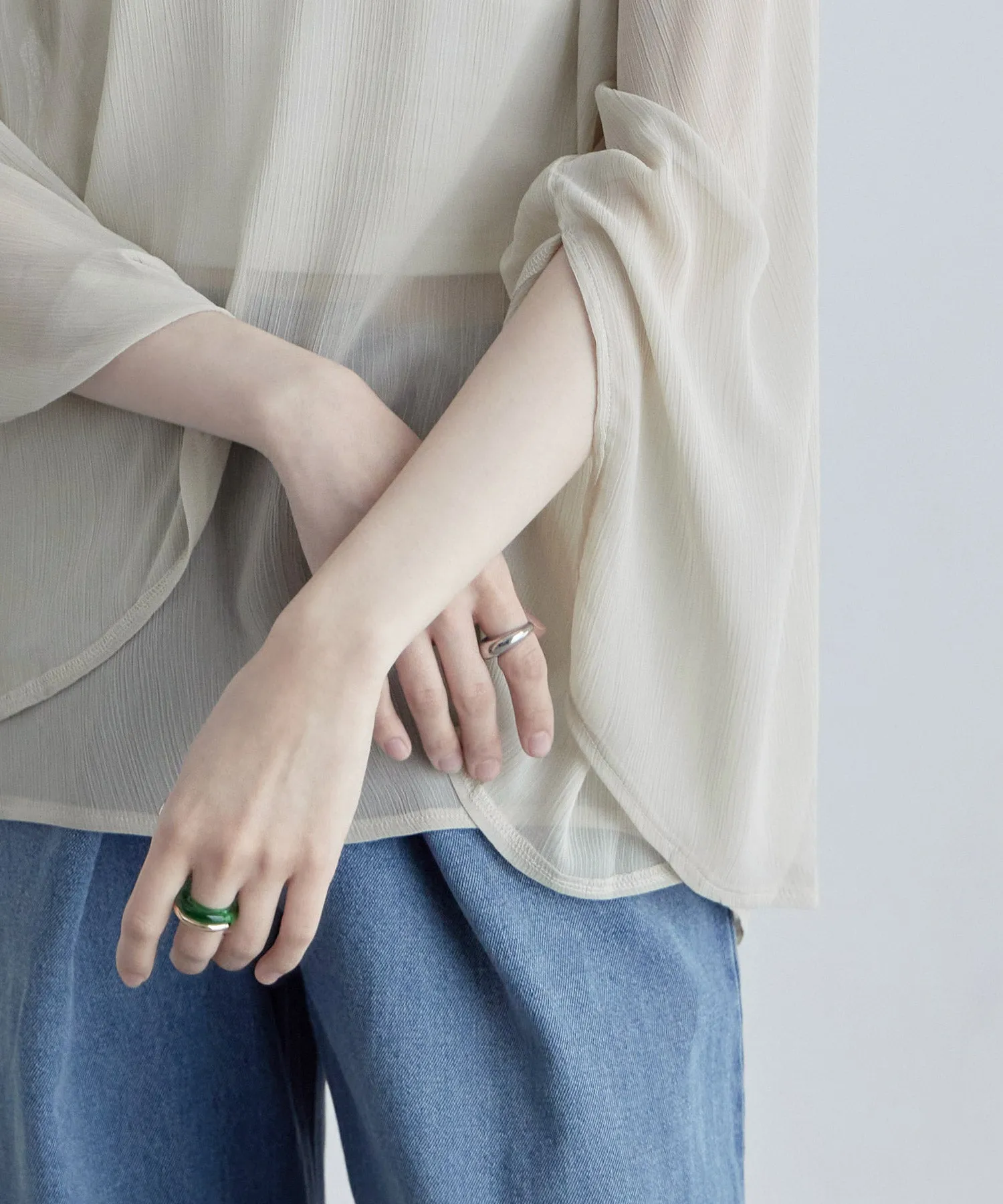 Slit sleeve pleats sheer tops