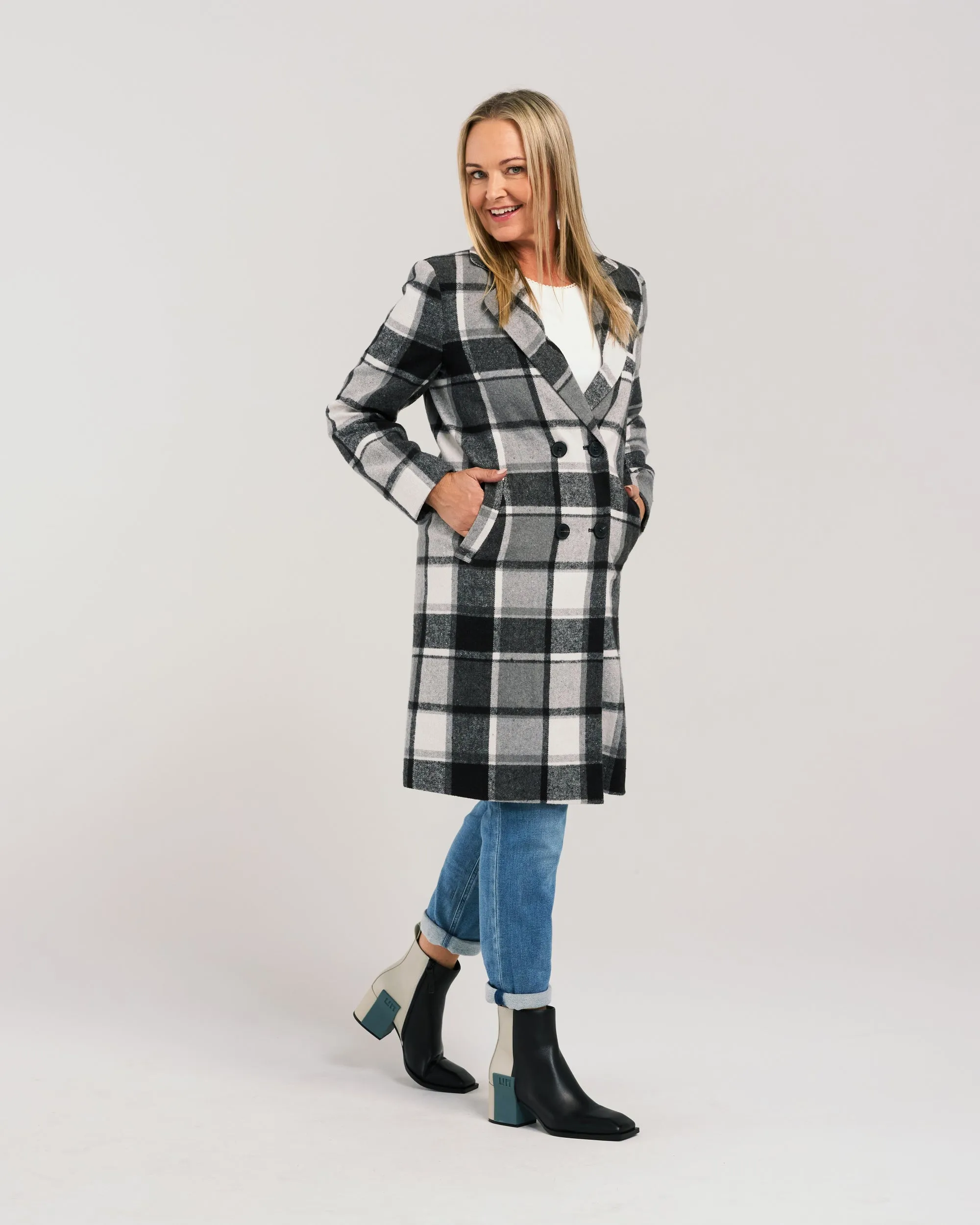 Zafina - Felix Coat - ZJ2088-2 - Black Plaid (wool mix)